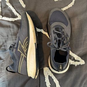 Reebok float ride fuel sneakers, size women’s 7.5, good condition